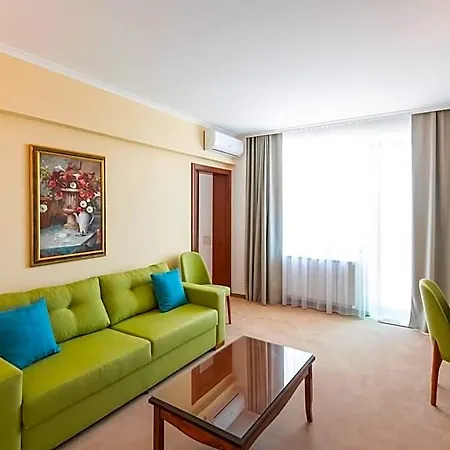 Saturn Hotel