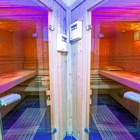 Hotel Saturn