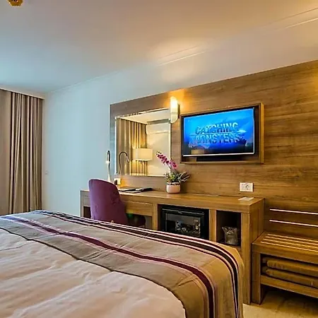 Saturn Hotel 5*