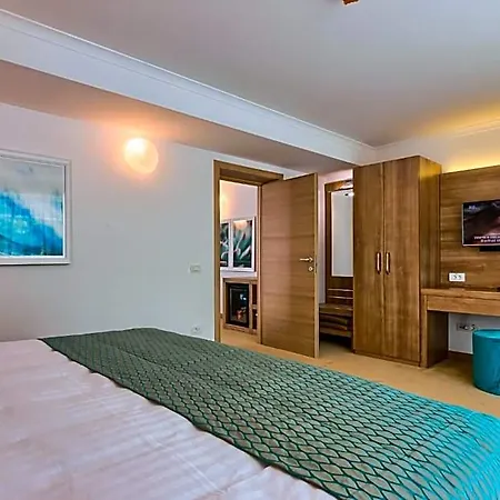 Hotel Saturn