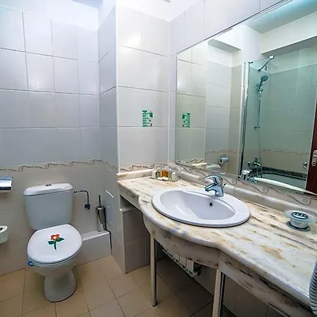 Saturn Hotel 5*